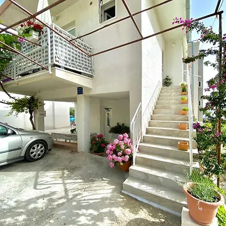 Janja Apartment *