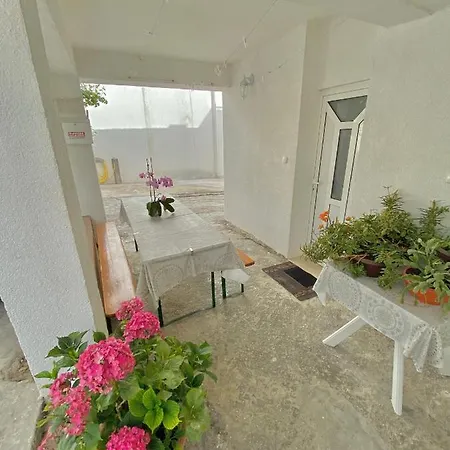 Apartment Janja *